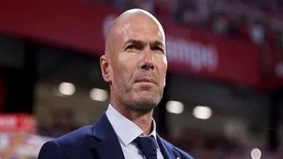 مدافع فرنسا السابق: خاصمت زيدان لمدة عامين لهذا السبب