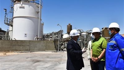 محافظ أسوان يتابع ميدانيا معدلات تنفيذ المشروعات (صور)