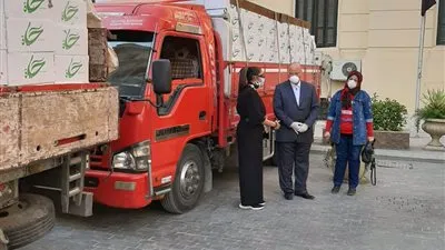 توزيع 1000 كرتونة تموينية على أسر العمالة الغير منتظمة بالقاهرة