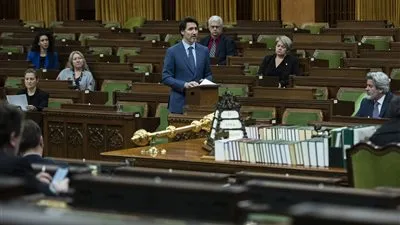 كندا تصدر قانونًا يُلزم الشركات بالابقاء علي موظفيها