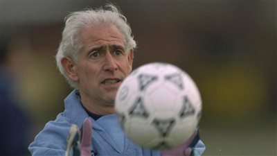 بعد وفاته.. أرقام وبطولات من مسيرة 