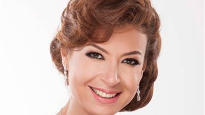 بعد عودة ابنتها من الحجر الصحي.. منال سلامة تتصدر تريند جوجل 