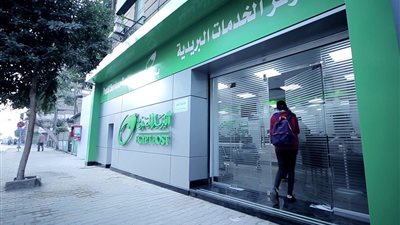 هدوء في اليوم الأول لصرف منحة الـ 500 جنيه بالإسكندرية