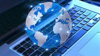 وزير الاتصالات يكشف سبب انخفاض سرعة الإنترنت في مصر (فيديو)