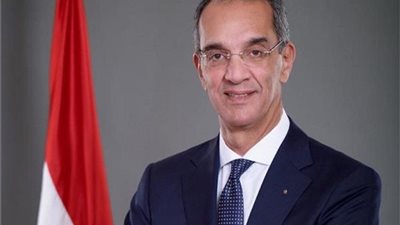 وزير الاتصالات: 90 ألف مواطن صرفوا منحة الـ500 جنيه (فيديو)
