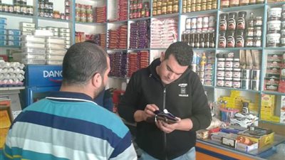 حملة على المحال التجارية بفوه في كفر الشيخ لمراقبة الأسعار
