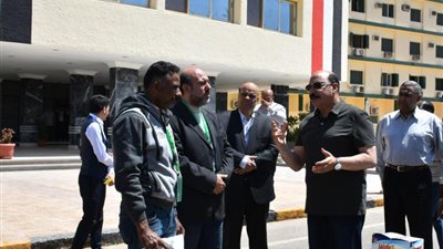 توزيع 5 طن مواد غذائية وألعاب الأطفال على قرية العلاقى بأسوان