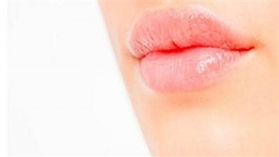 خلطات طبيعية من مطبخك للحصول على شفاه وردية