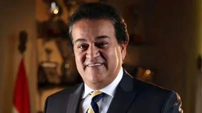 خبر سار.. توضيح عاجل لوزير التعليم العالي بشأن علاج كورونا