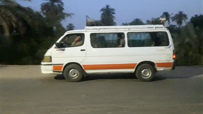 حملة بمكبرات الصوت تجوب شوارع غرب الأقصر للتوعية من كورونا (فيديو) 