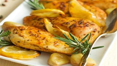 دجاج بصلصة الماسترد.. طريقة تحضير وجبة غذاء صحية وسريعة 