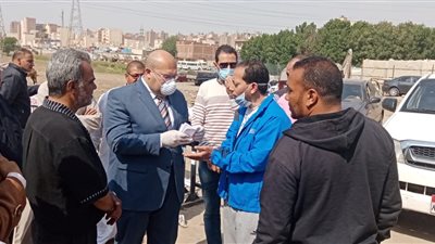 نائب محافظ الجيزة يتفقد قرية المعتمدية للوقوف على الخدمات المقدمة للأهالي