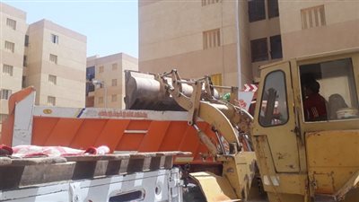 شن حملة مكبرة لإزالة التعديات ورفع الإشغالات بمنطقة دهشور