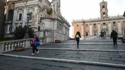 إيطاليا تسجل 575 وفاة بفيروس كورونا