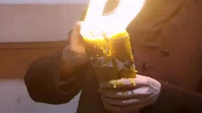 مطران القدس للأقباط يوضح معجزة ظهور النور المقدس من قبر المسيح (فيديو)