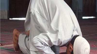 البحوث الإسلامية: من يستهزئ بالصلاة آثم ومرتكب لكبيرة