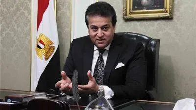 وزير التعليم العالي: 