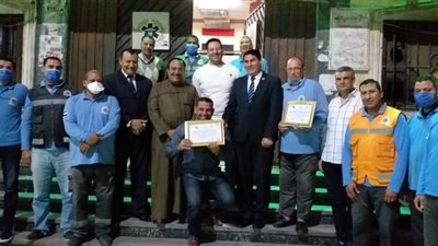 برلماني يكرم 