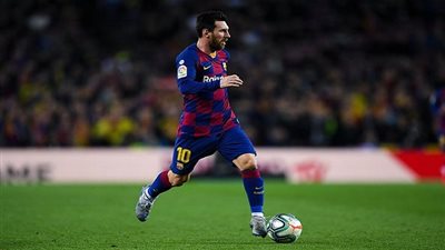 نجم ريال مدريد السابق يتحدث عن تفوق ميسي على رونالدو