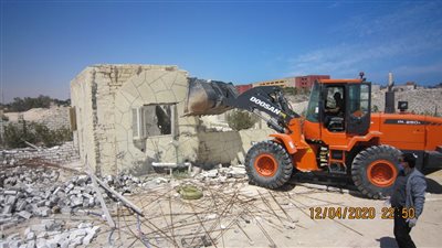  جهاز 6 أكتوبر يزيل مخالفة بناء ويحيل المخالفين للنيابة العسكرية