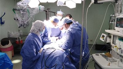 تفاصيل استئصال ورم بالحبل الشوكي لمريضة تعاني من شلل جزئي (فيديو)