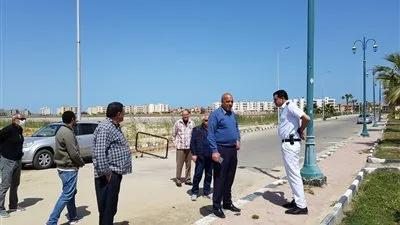 رئيس جهاز دمياط الجديدة يتفقد غلق المنافذ المؤدية الشواطئ والحدائق