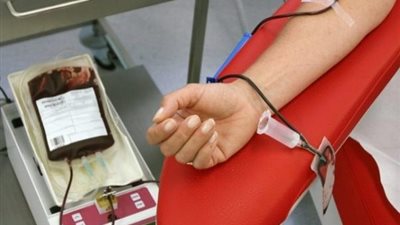 مدير خدمات نقل الدم: نتبع كل إجراءات مكافحة العدوى للحفاظ على المتبرعين (فيديو)