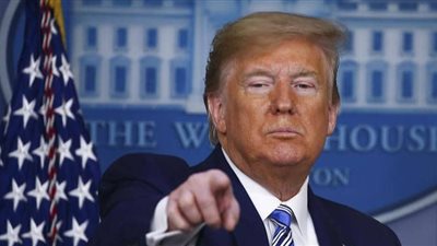 ترامب يأمر البحرية بتدمير أي زورق إيراني يضايق السفن الأمريكية