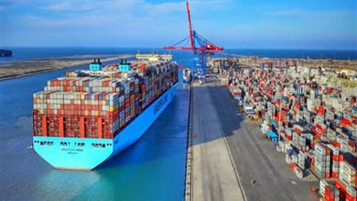 رئيس قناة السويس: هكذا تعاملنا مع سفينة بها 65 مصابا بكورونا (فيديو)