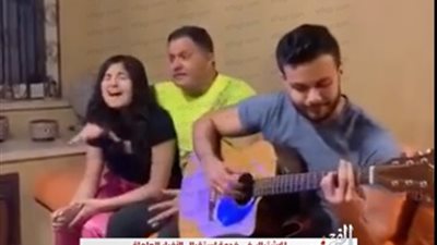 إدوارد يغني مع ابنته Its Now or Never