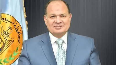 محافظ أسيوط: سخرنا جميع الإمكانات لتعقيم وتطهير المؤسسات والشوارع (فيديو)