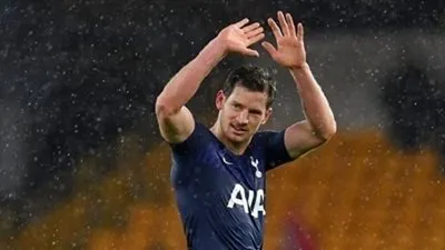 جوزيه مورينيو يجبر مدافع توتنهام على الرحيل