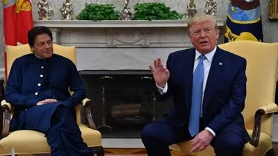 ترامب وعمران خان يبحثان تنسيق الجهود لمكافحة كورونا