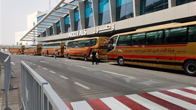 وزير النقل: 5 أتوبيسات فاخرة لنقل القادمين من السعودية للحجر الصحي