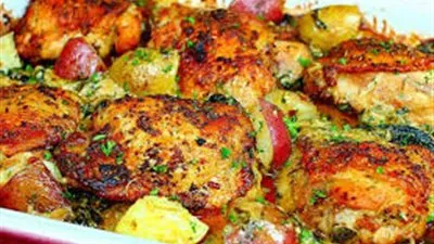 سفرة اليوم الثاني من رمضان.. أرز بالشعرية وبطاطس بالفراخ وسلطة زبادي وعصير فراولة.. المكونات وطريقة التحضير