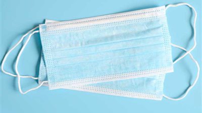 هل تقي الكمامات من فيروس كورونا؟.. طبيب يجيب