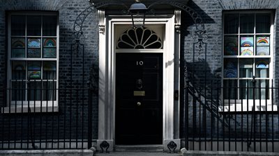 رئيس الوزراء البريطاني يستأنف مهام عمله اليوم