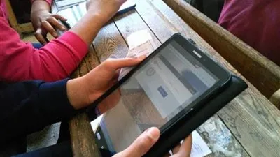لأول مرة.. طلاب الثانوية العامة بالإسكندرية يؤدون الامتحانات إلكترونيا 