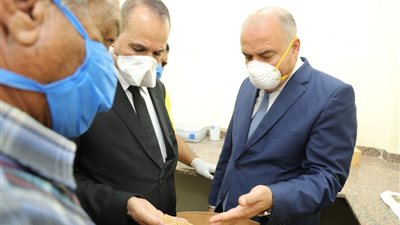 محافظ قنا: توريد 2774 طن قمح للصوامع والشون