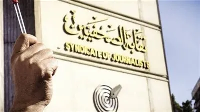 بعد وفاة صحفي بـ