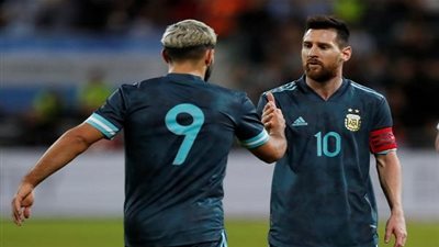 أجويرو: كارثة واحدة تجبر ميسي على مغادرة برشلونة