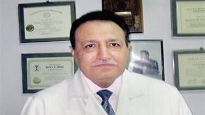 أستاذ مناعة يحذر من منحنى إصابات كورونا بعد رمضان