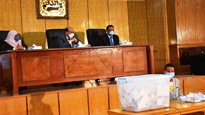 قرعة علنية لتوزيع 264 شقة بإسكان الطويسة في أسوان (صور)