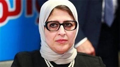 شاهد.. وزيرة الصحة مشيدة بالجيش الأبيض: 