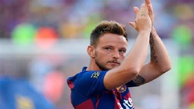 جوزيه مورينيو يطلب التعاقد مع نجم برشلونة