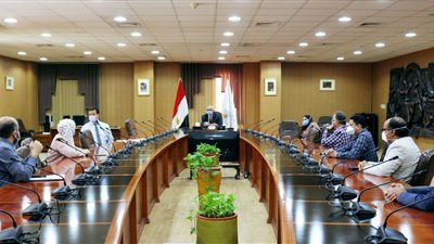 رئيس جامعة المنصورة يناقش خطة مواجهة كورونا الفترة القادمة (صور)