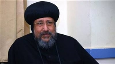 الأنبا إرميا يُعزي رئيس 