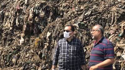 بالصور.. نقل 100 ألف طن قمامة من سندوب للمدفن الصحي بقلابشو