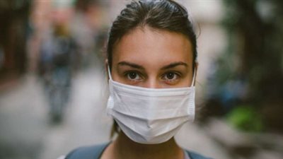 العليا للفيروسات: ارتداء الكمامة يقلل الإصابة بكورونا من 100 لـ1.5%