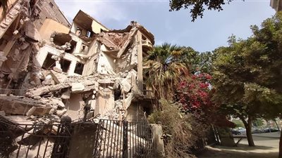 انهيار عقار بمصر الجديدة.. ومحافظة القاهرة تشكل لجنة هندسية لمعاينته